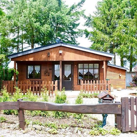 Aux Ecureuils Villa Resteigne Екстериор снимка