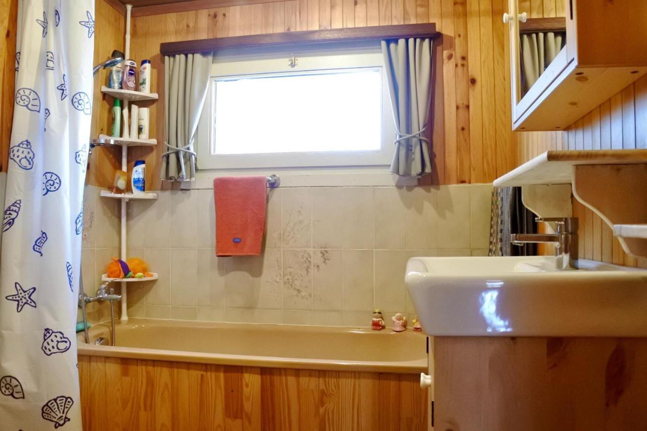 Aux Ecureuils Villa Resteigne Екстериор снимка