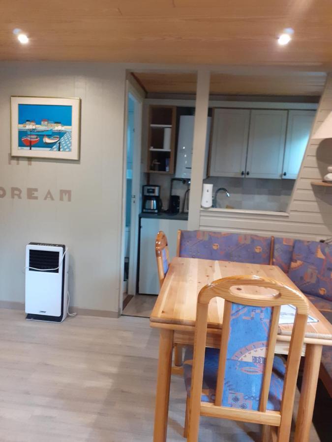 Aux Ecureuils Villa Resteigne Екстериор снимка